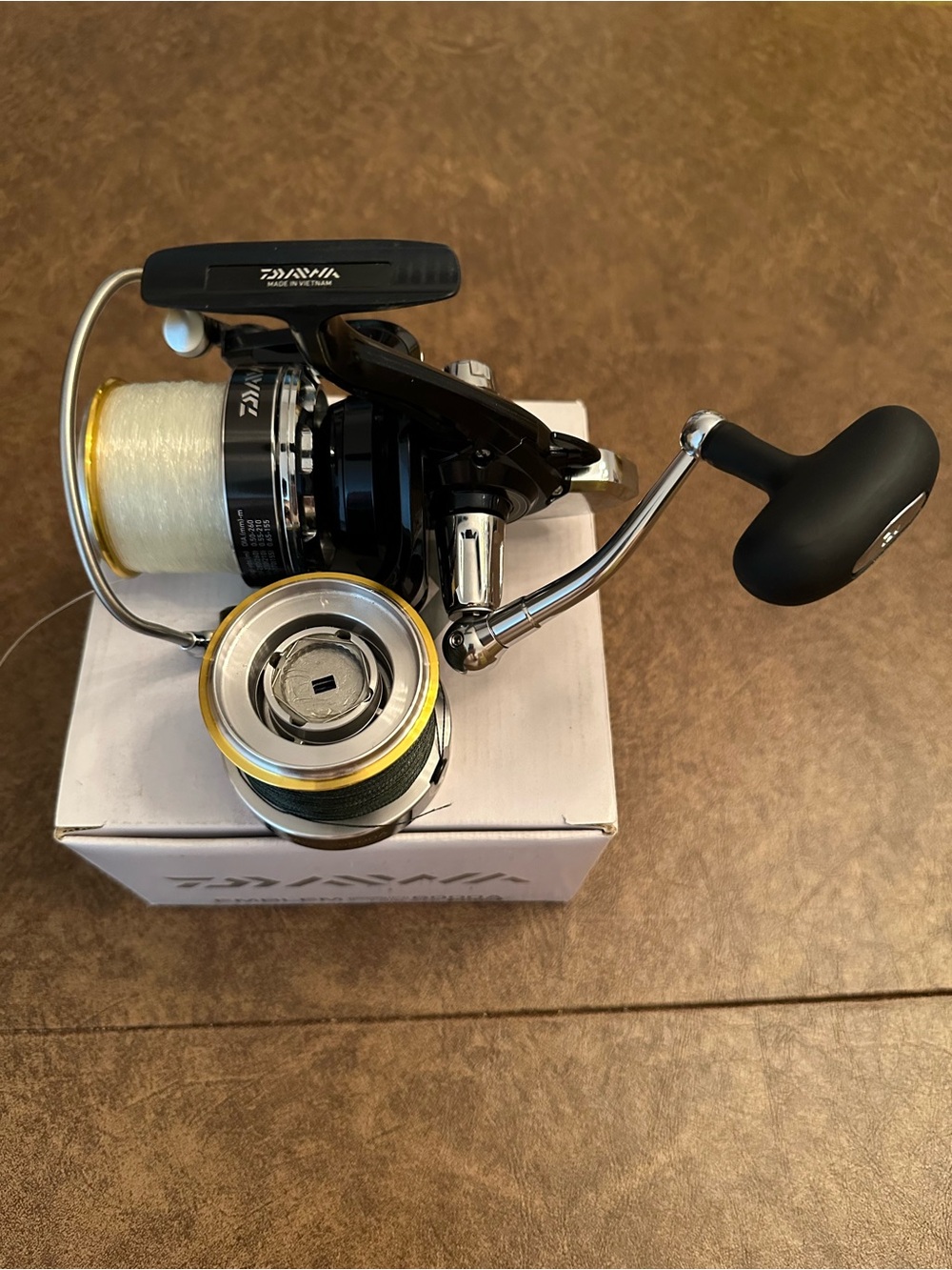 Daiwa Emblem Pro 6000A Dual Spool Reel - White